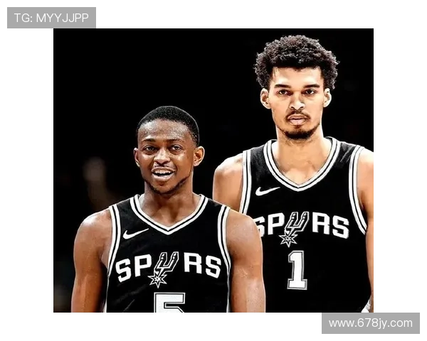 文班38+16+5帽马刺大胜活塞福克斯29分