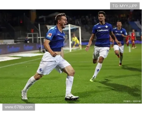 日媒：两日籍小将在波鸿梯队试训出战